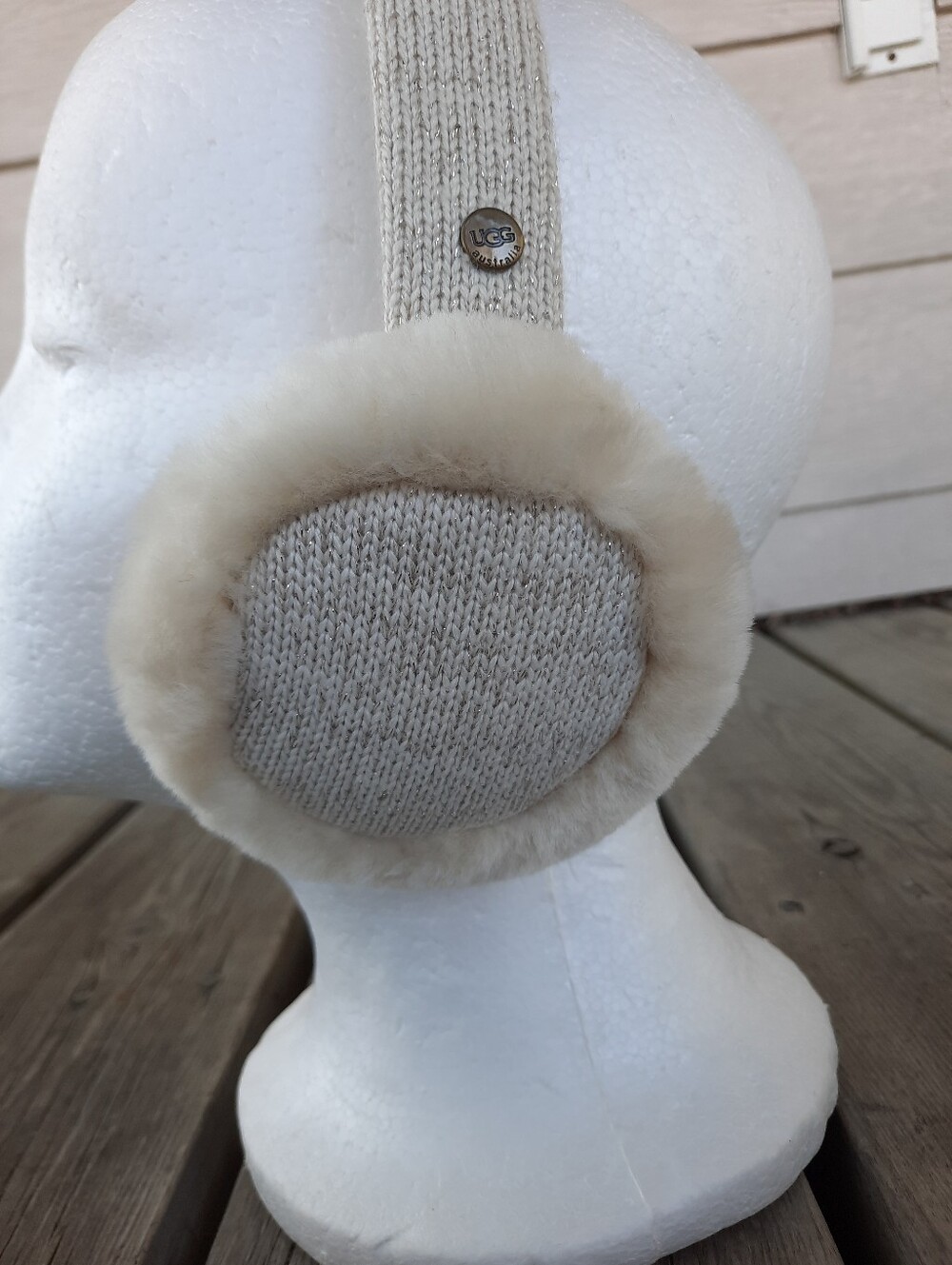 Ugg Classic Wired Earmuffs Over-Ear Headphones Chestnut Sheepskin W/ Box NO WIRE - Picture 10 of 15